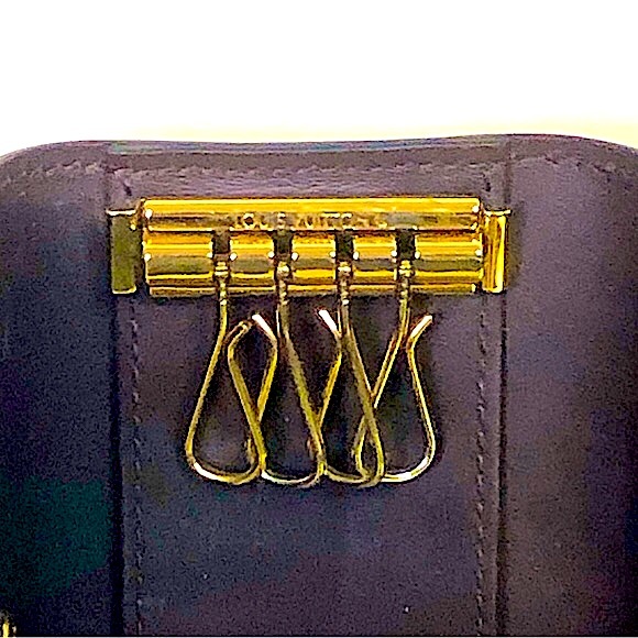 LOUIS VUITTON Amarante Vernis Monogram Multiclefs Key Card Holder - Picture 5 of 16